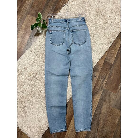 Urban Outfitters BDG Size 24 Light Wash Distressed High Rise Mom Jeans - Picture 4 of 7